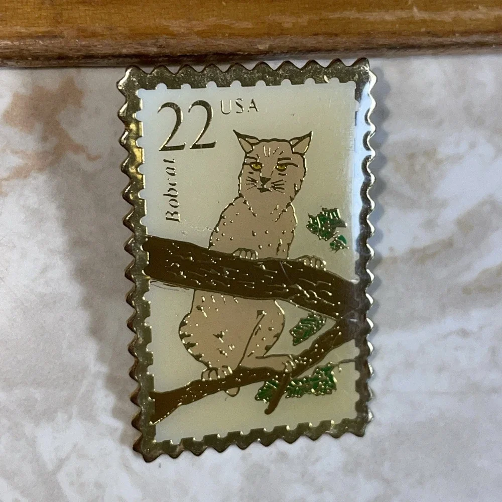 JG&A Santa Anna CA USPS United‎ States Postal Service Gold Pin Bobcat 22